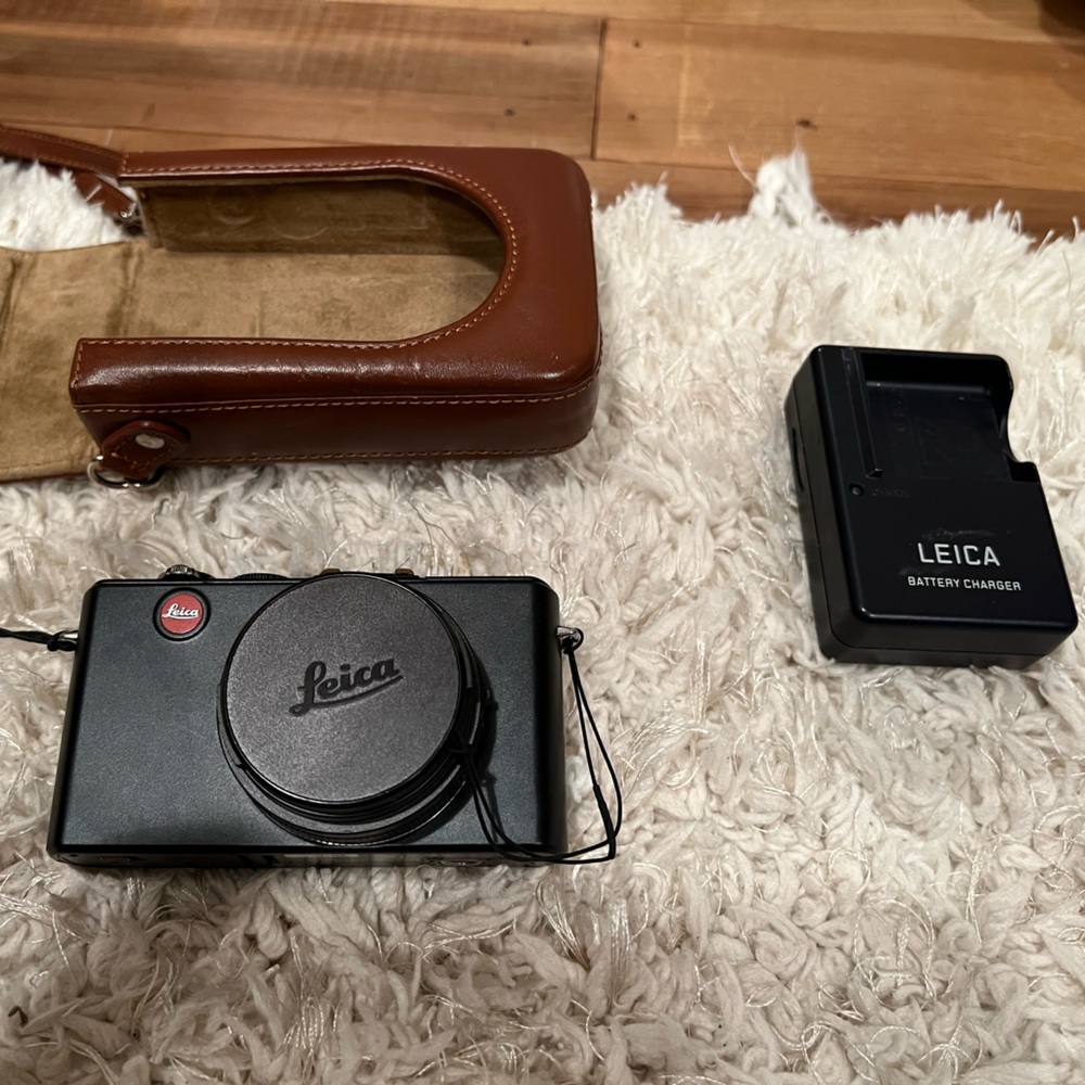 Leica D-Lux 4 camera - gently used